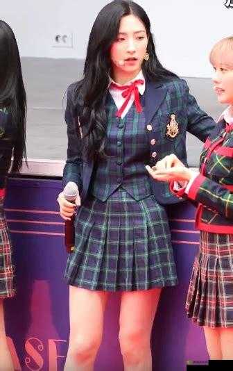 周妍希与尤妮丝互慰欢迎你：别样精彩互动